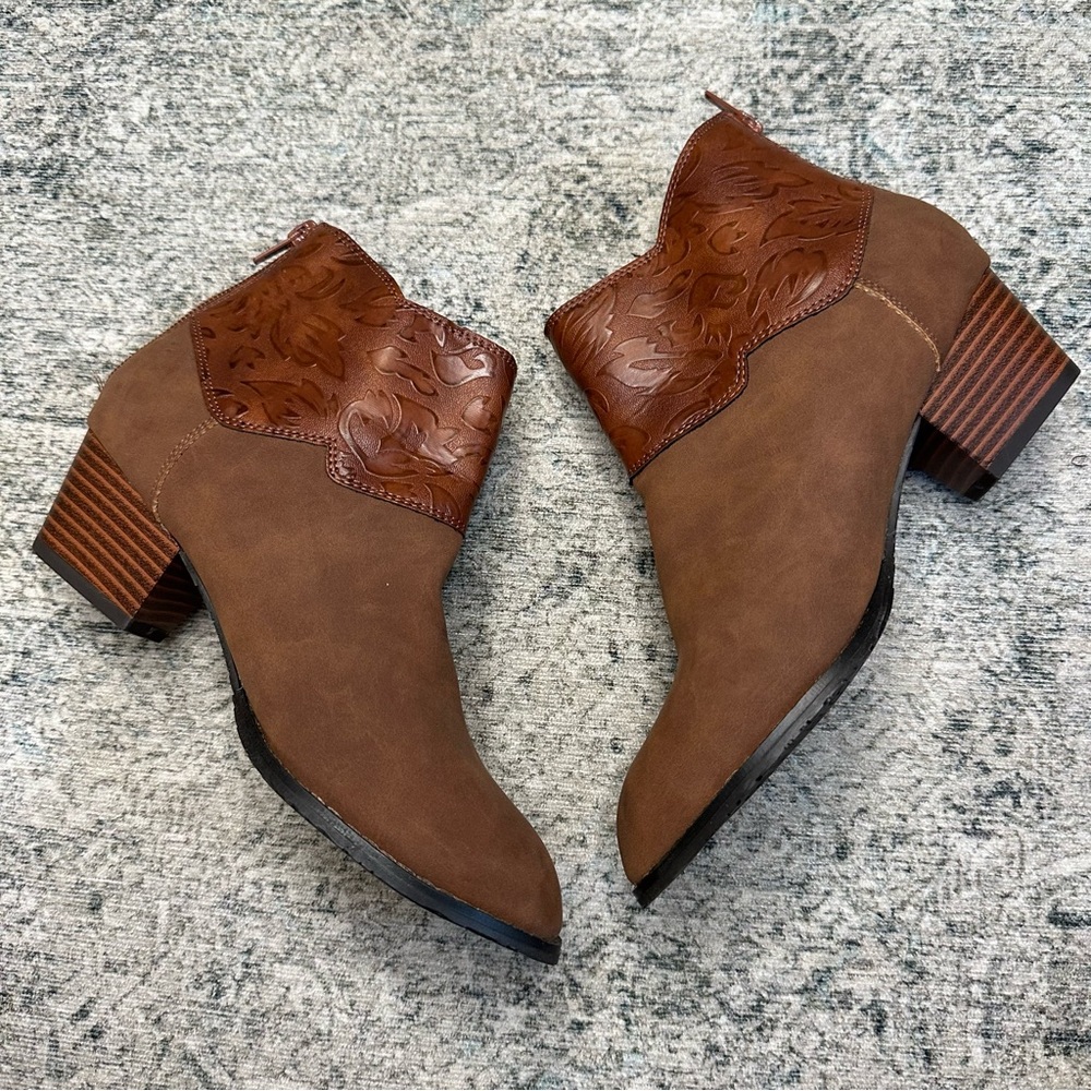 Ros Hommerson Riley Booties Size 7W - Picture 3 of 7